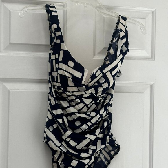 Miraclesuit Estilo Swimsuit – Navy/White, Tummy Control, Glam V-Neck - Size 12 - Picture 4 of 15